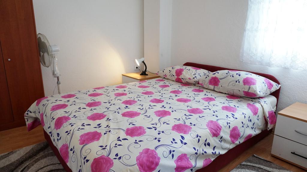 Apartments Red Rose Nin Dış mekan fotoğraf
