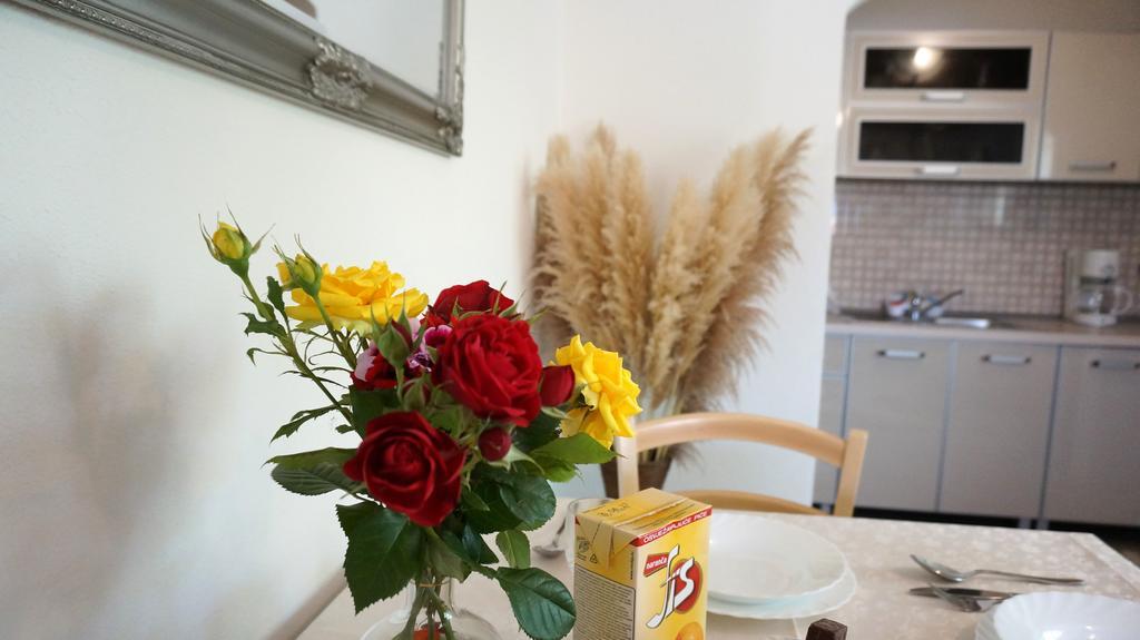 Apartments Red Rose Nin Dış mekan fotoğraf