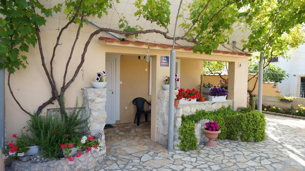 Apartments Red Rose Nin Dış mekan fotoğraf