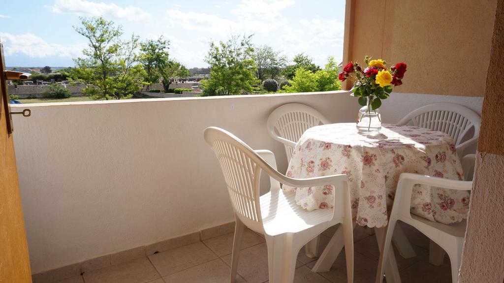 Apartments Red Rose Nin Dış mekan fotoğraf